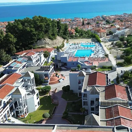 Atrium 4*
