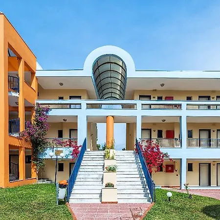 Atrium 4*