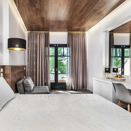 Отель Atrium 4*