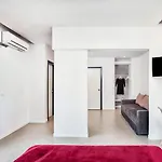 Atrium Hotel 4*