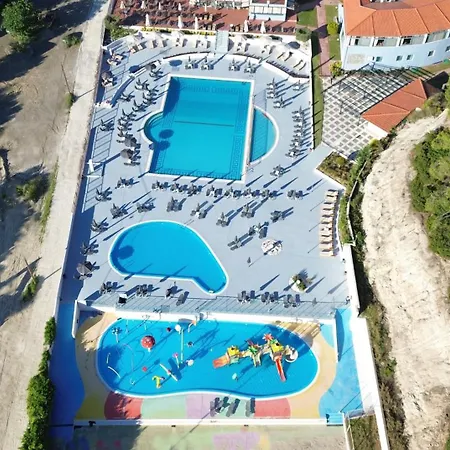 Atrium 4*