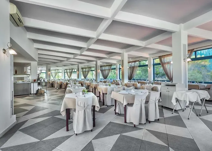 Atrium Hotel
